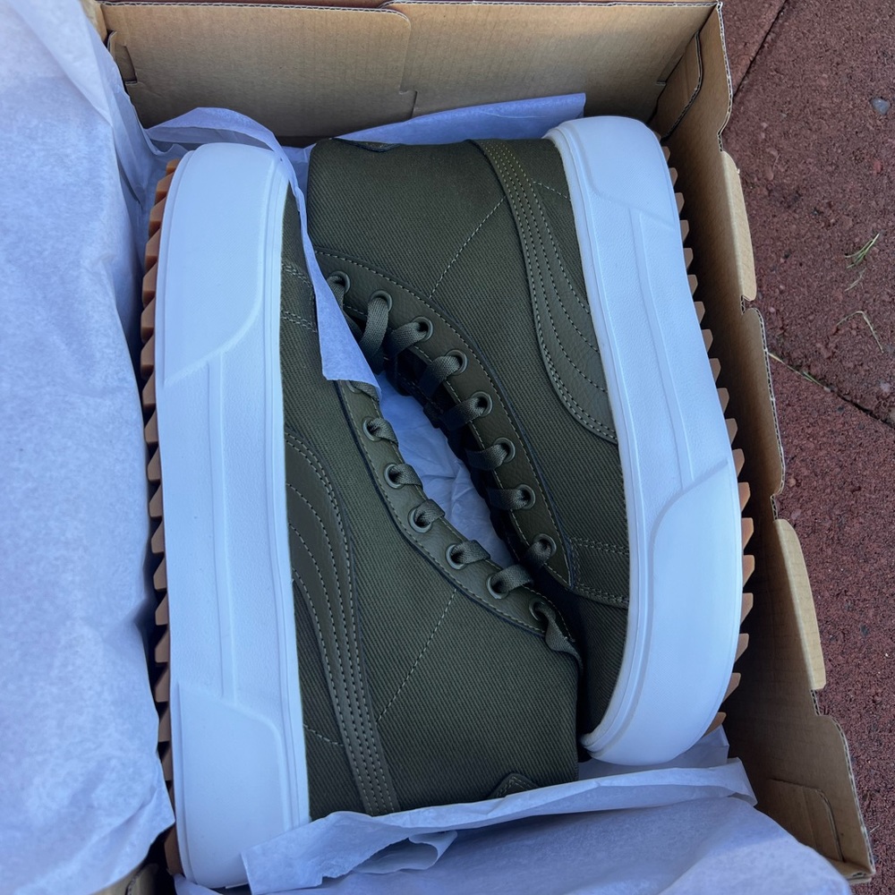 NIB Kia Mid deep olive green
